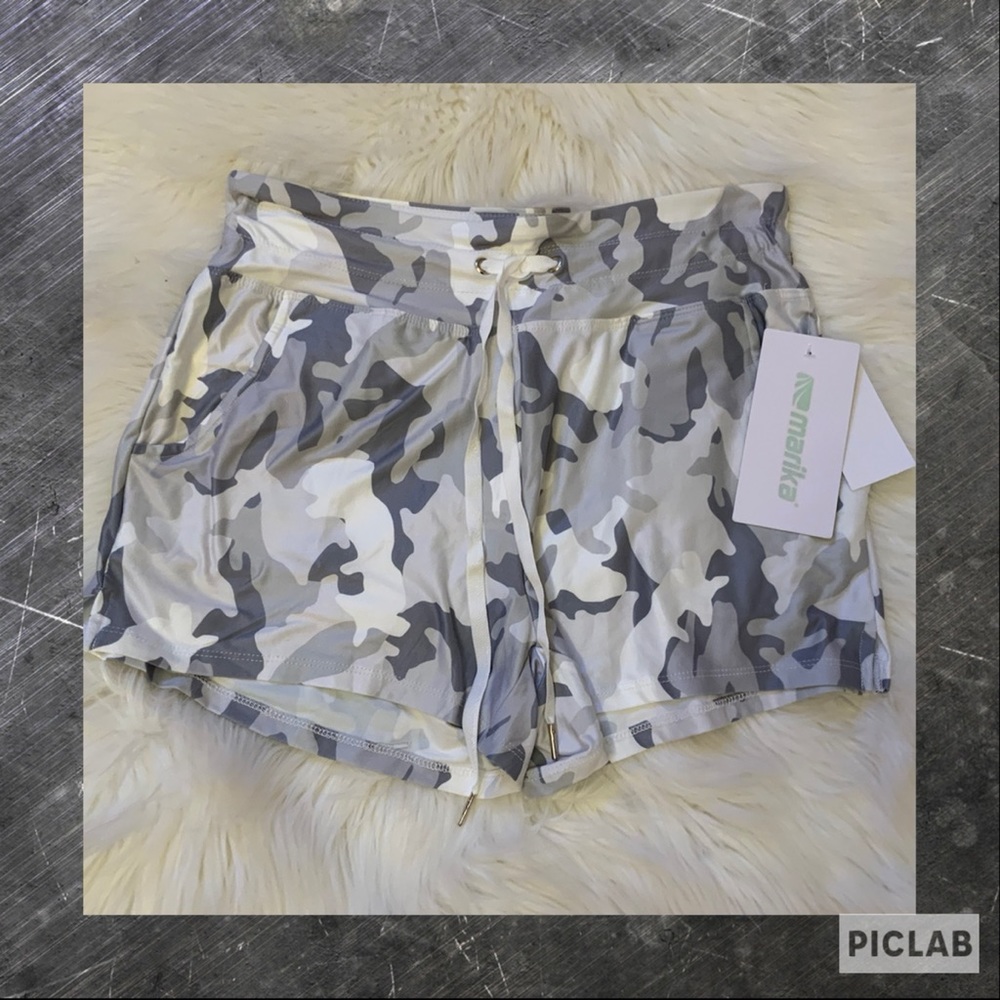 Marika Sophia Shorts NWT Medium Camo Splash Sleet